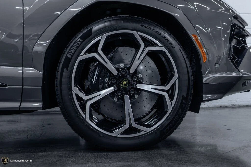 2025 Lamborghini Urus SE - Image 19 of 31
