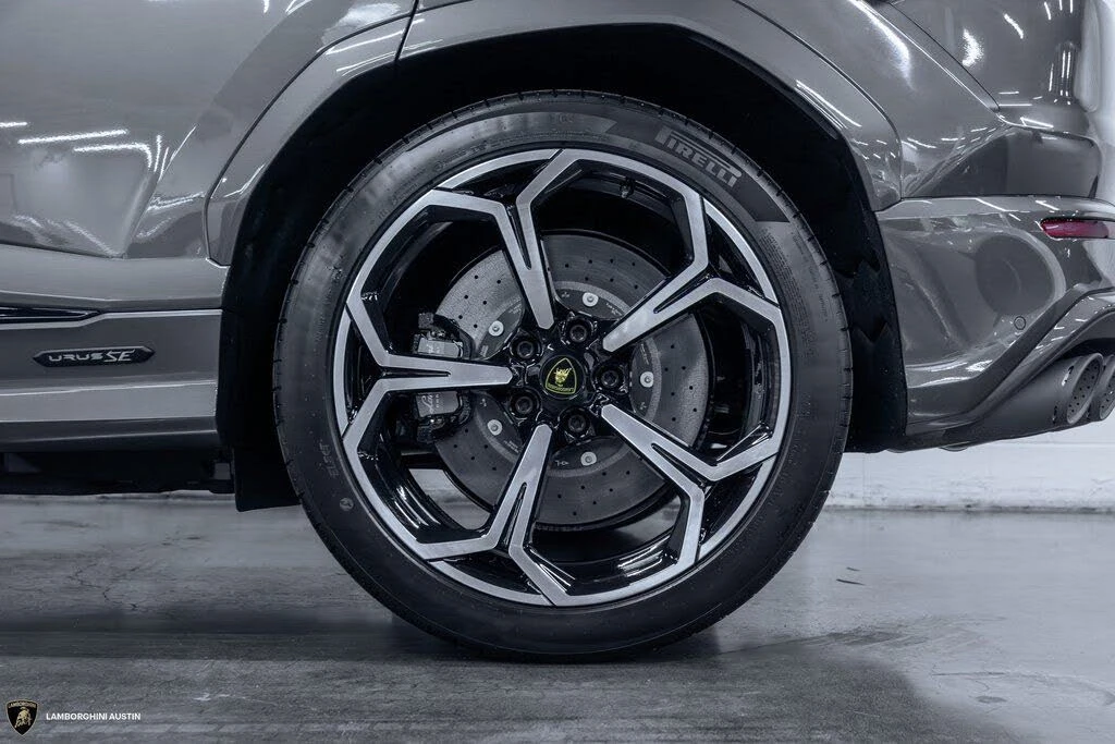 2025 Lamborghini Urus SE - Image 10 of 31