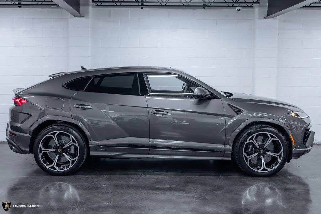 2025 Lamborghini Urus SE - Image 18 of 31