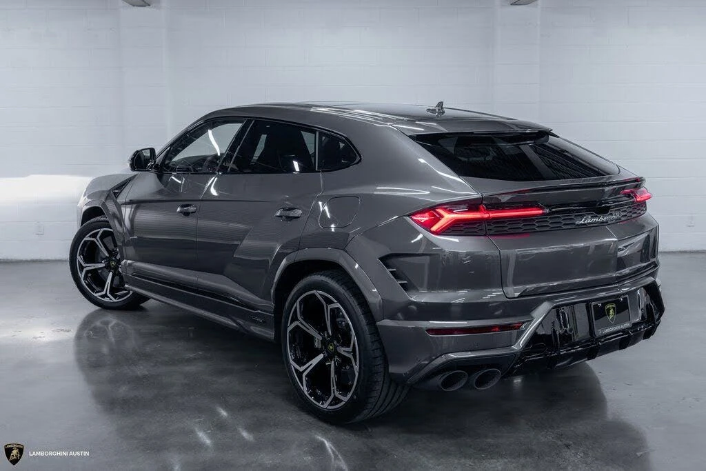 2025 Lamborghini Urus SE - Image 11 of 31
