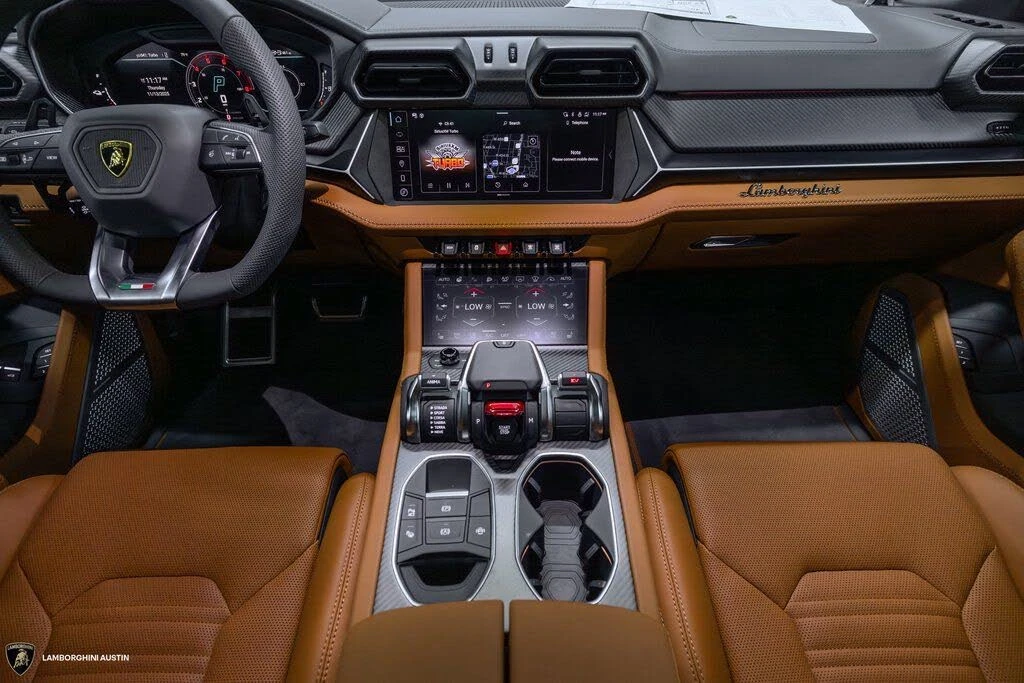 2025 Lamborghini Urus SE - Image 30 of 31
