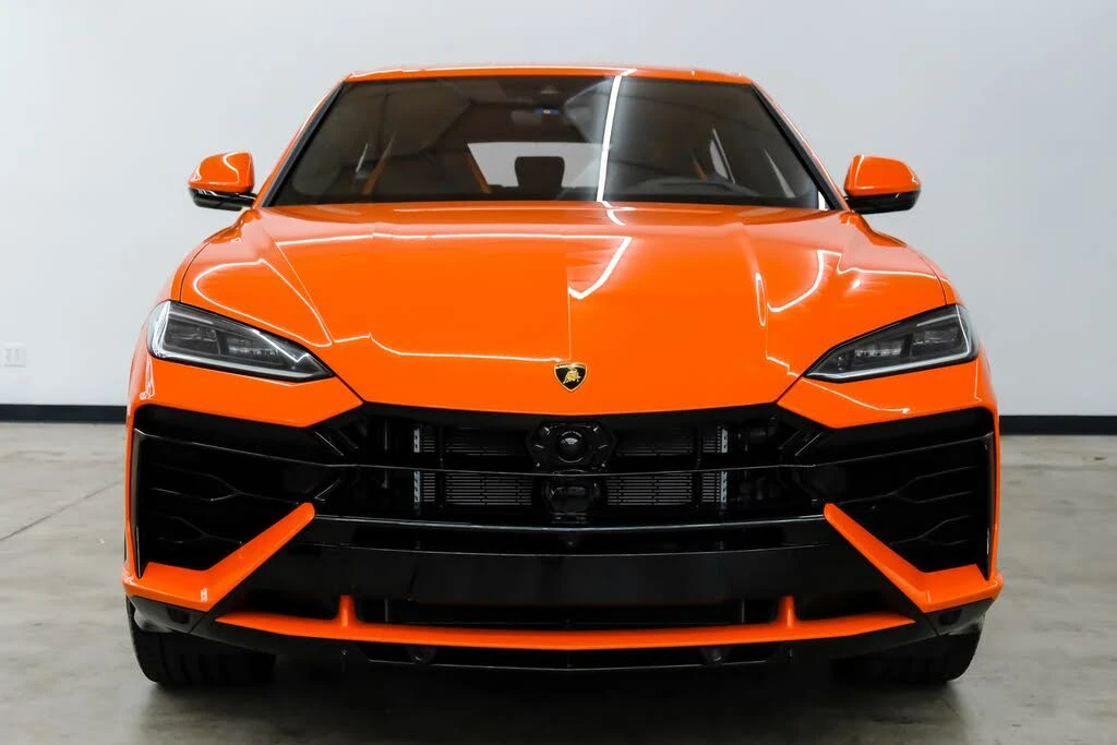 2025 Lamborghini Urus SE - Image 2 of 31
