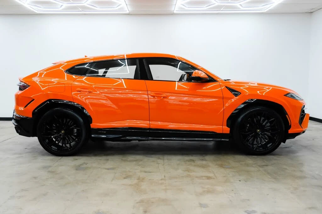 2025 Lamborghini Urus SE - Image 4 of 31