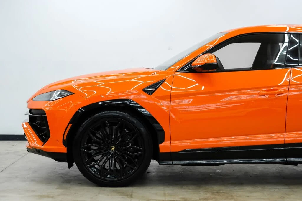 2025 Lamborghini Urus SE - Image 9 of 31