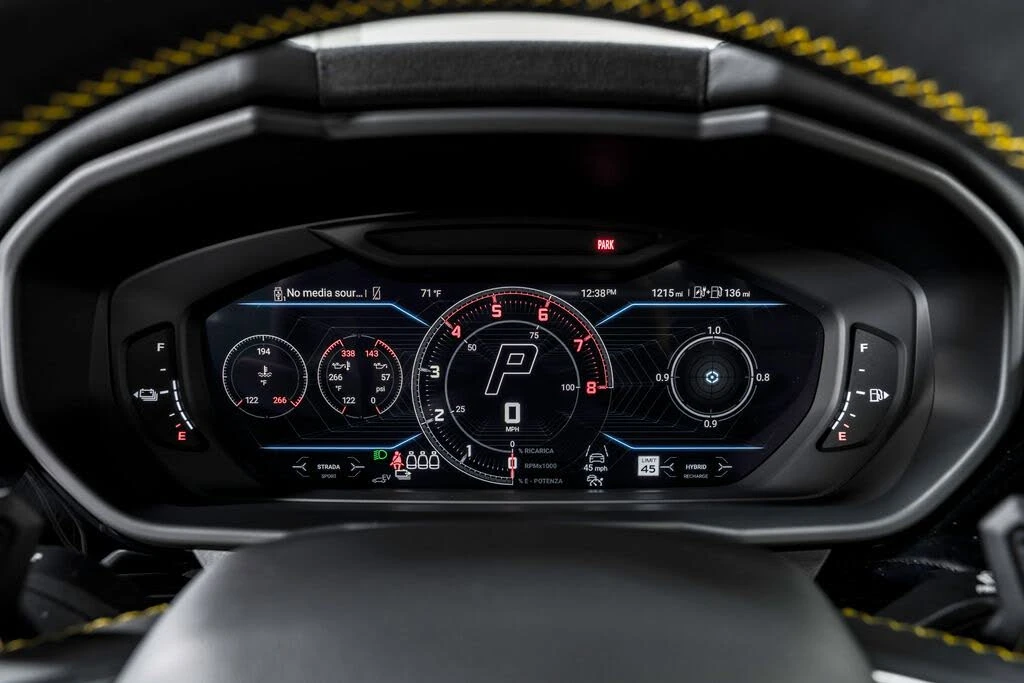 2025 Lamborghini Urus SE - Image 17 of 31
