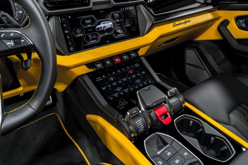 2025 Lamborghini Urus SE - Image 24 of 31