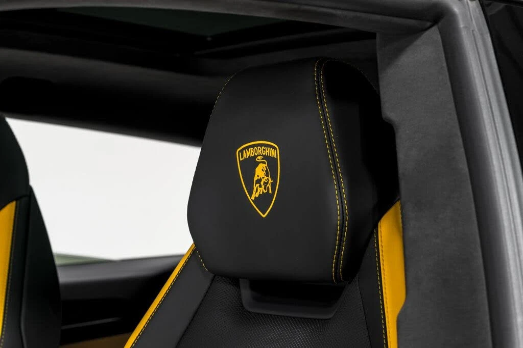 2025 Lamborghini Urus SE - Image 21 of 31
