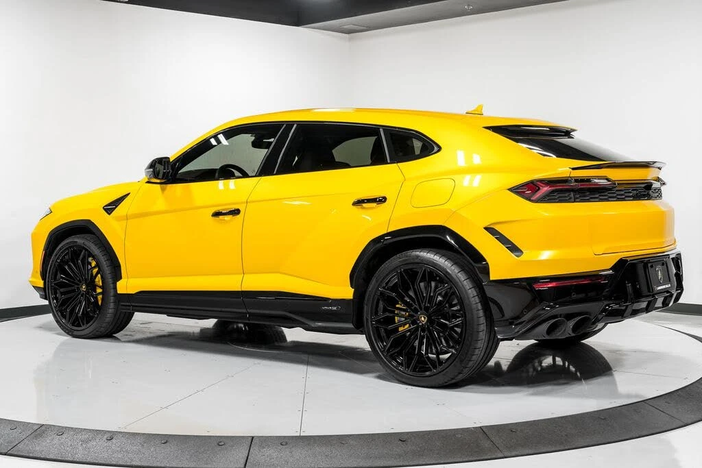 2025 Lamborghini Urus SE - Image 5 of 31