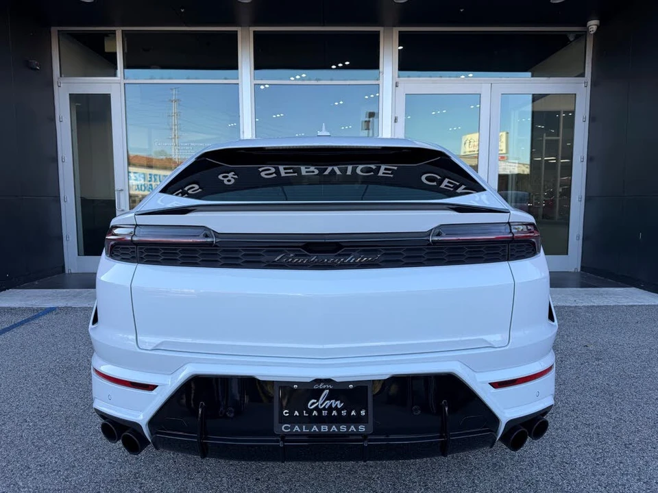 2025 Lamborghini Urus SE - Image 19 of 31