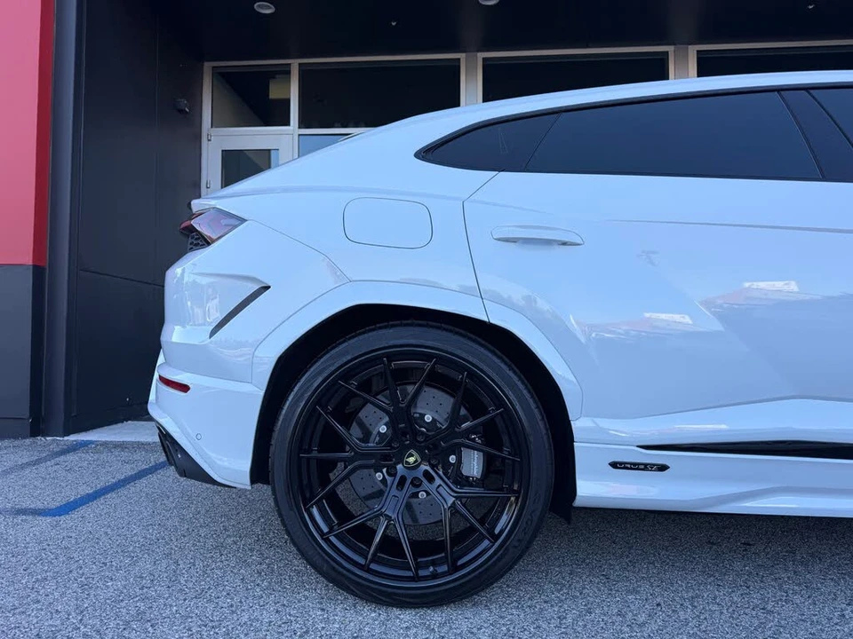 2025 Lamborghini Urus SE - Image 6 of 31