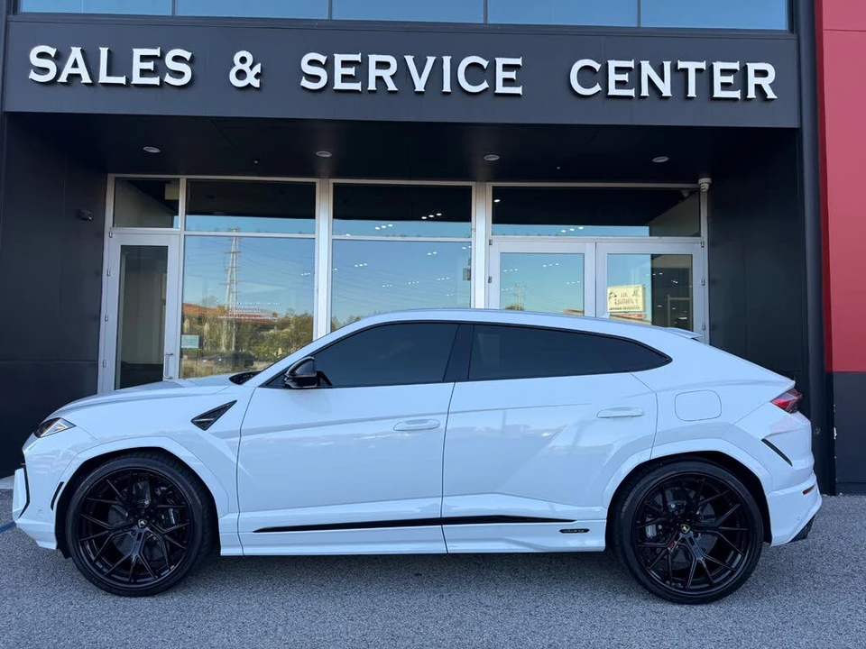2025 Lamborghini Urus SE - Image 8 of 31