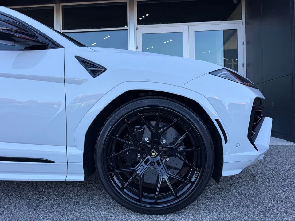 2025 Lamborghini Urus SE - Image 7 of 31