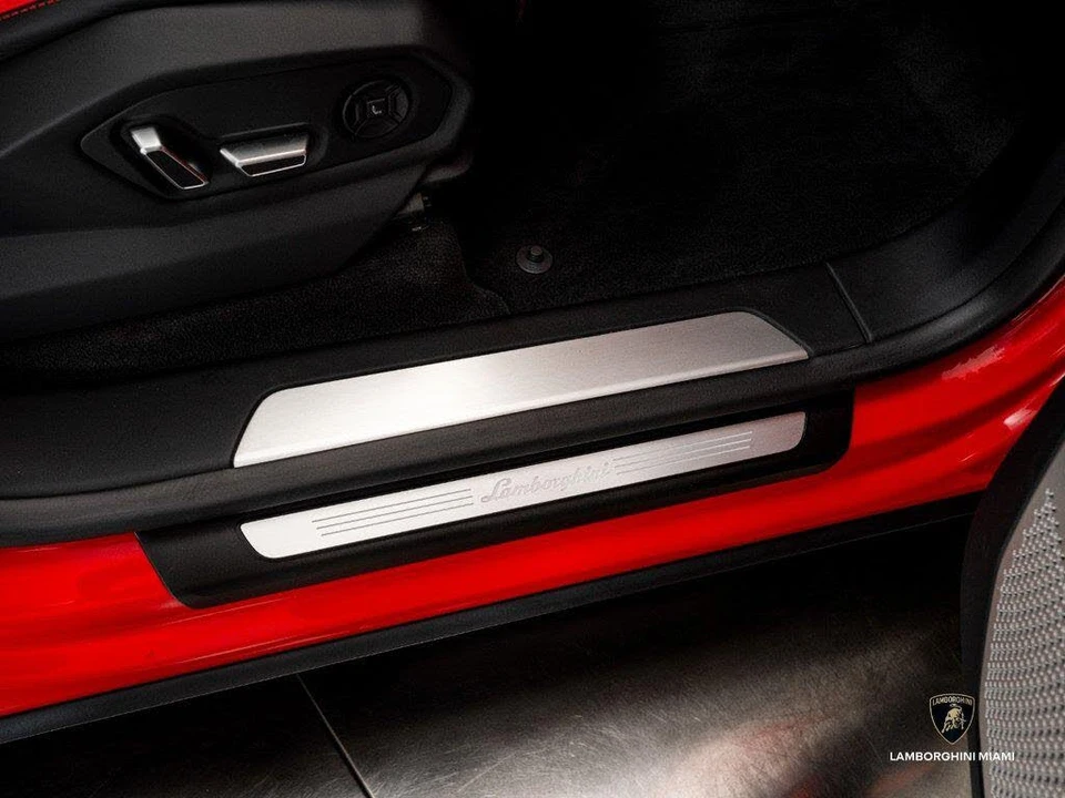 2025 Lamborghini Urus SE - Image 31 of 31