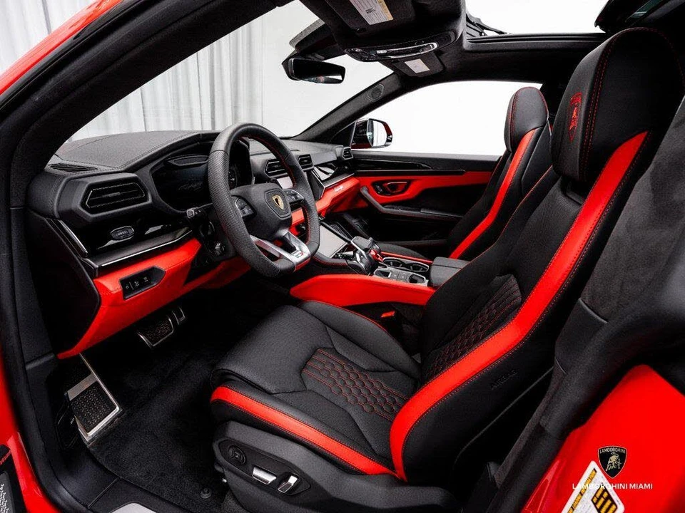 2025 Lamborghini Urus SE - Image 22 of 31