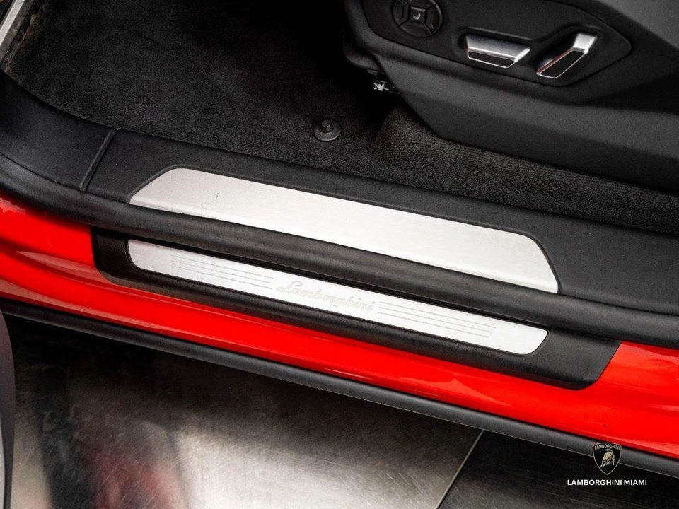 2025 Lamborghini Urus SE - Image 21 of 31