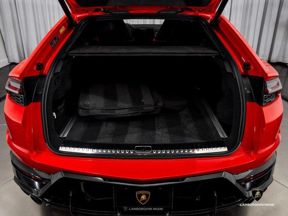 2025 Lamborghini Urus SE - Image 13 of 31
