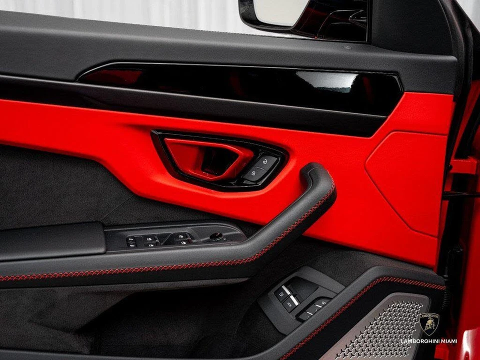 2025 Lamborghini Urus SE - Image 20 of 31