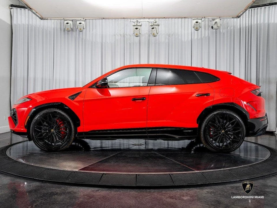 2025 Lamborghini Urus SE - Image 7 of 31