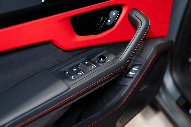 2025 Lamborghini Urus SE - Image 20 of 20