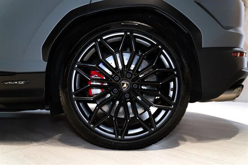 2025 Lamborghini Urus SE - Image 17 of 20