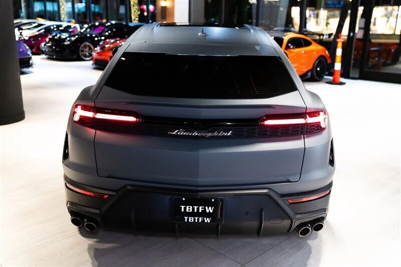 2025 Lamborghini Urus SE - Image 16 of 20