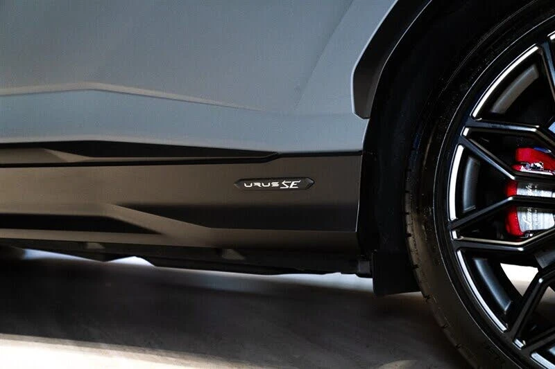 2025 Lamborghini Urus SE - Image 18 of 20