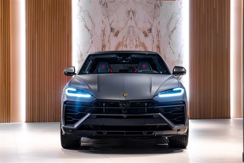 2025 Lamborghini Urus SE - Image 2 of 20