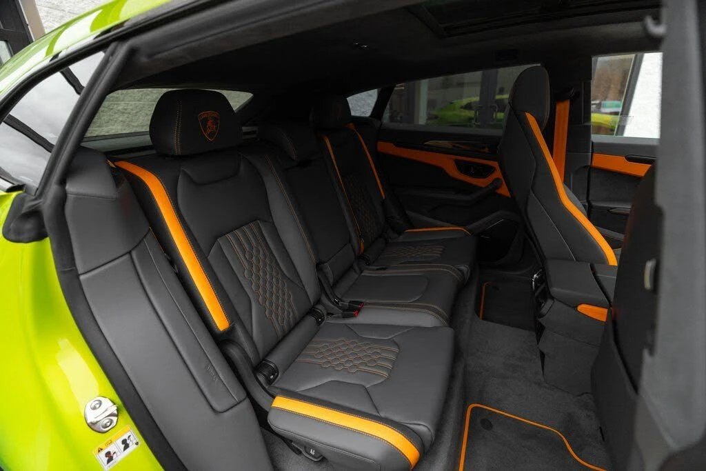 2025 Lamborghini Urus SE - Image 27 of 31
