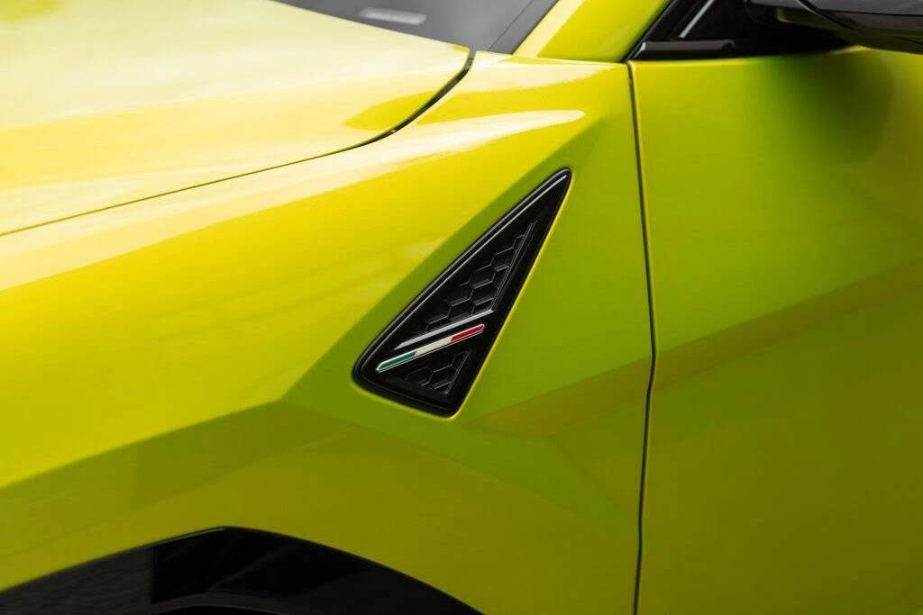 2025 Lamborghini Urus SE - Image 7 of 31