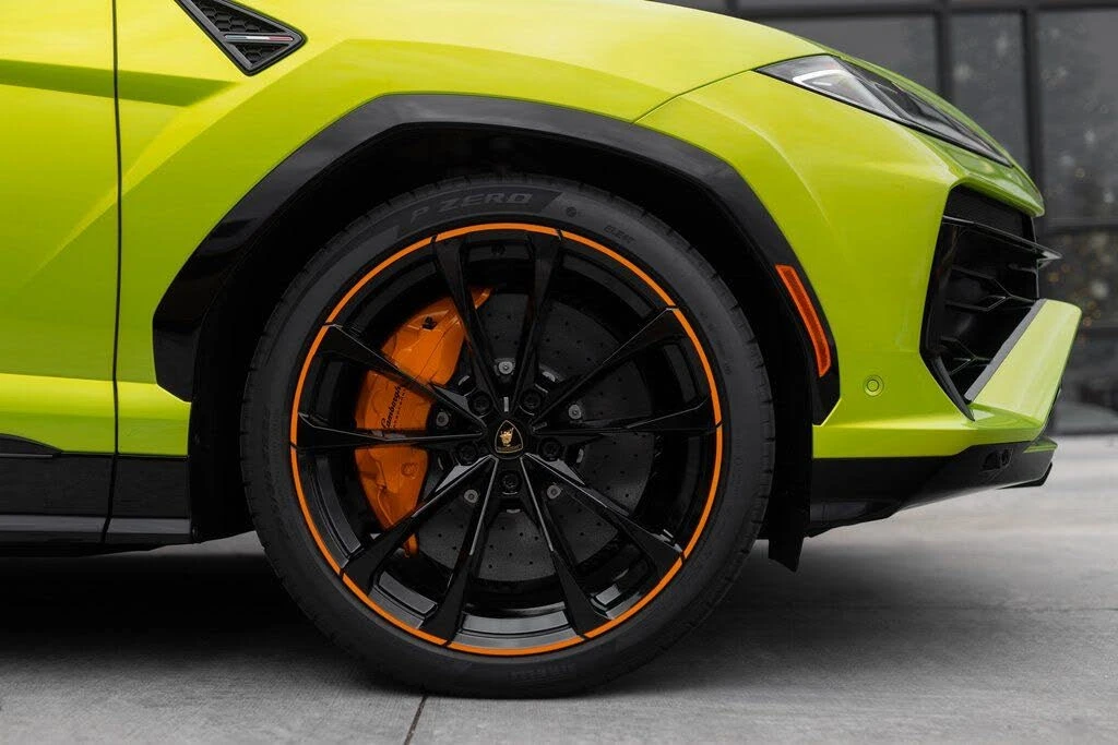 2025 Lamborghini Urus SE - Image 10 of 31