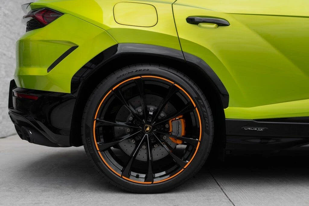 2025 Lamborghini Urus SE - Image 11 of 31