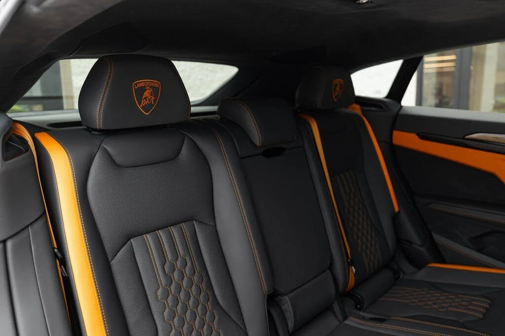 2025 Lamborghini Urus SE - Image 29 of 31
