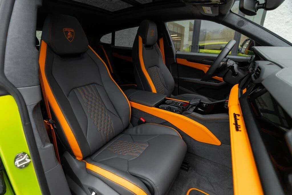 2025 Lamborghini Urus SE - Image 22 of 31