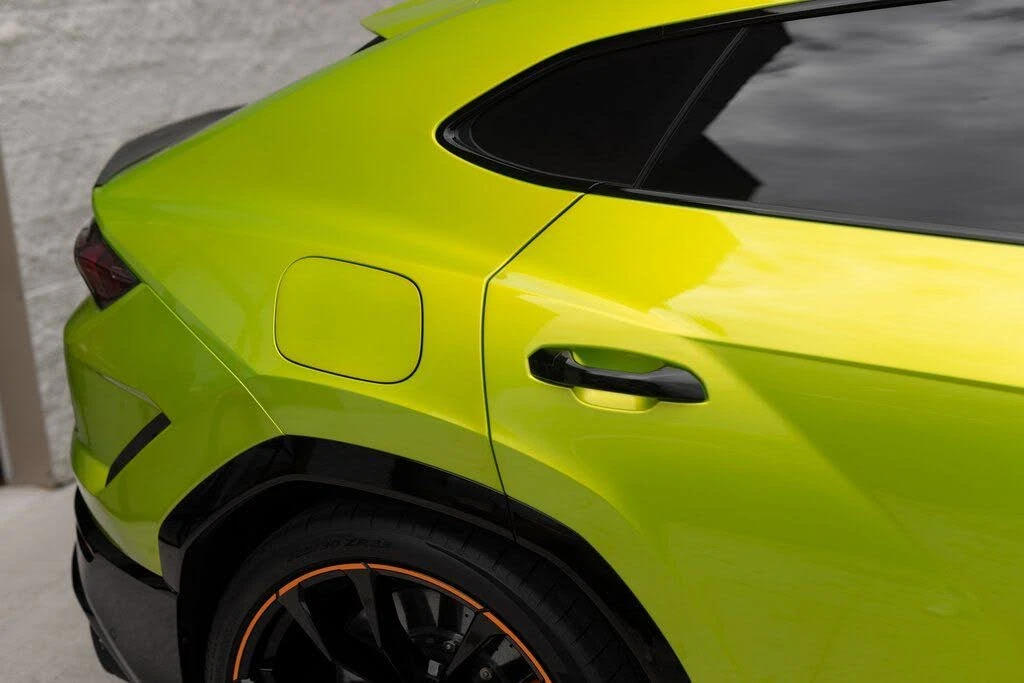 2025 Lamborghini Urus SE - Image 12 of 31