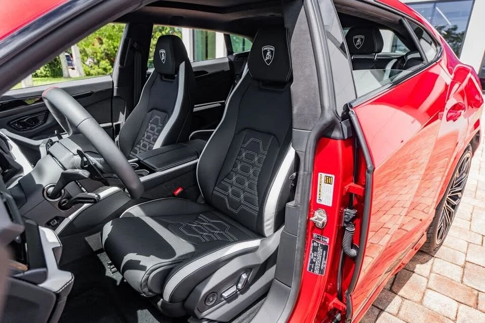 2025 Lamborghini Urus SE - Image 20 of 20