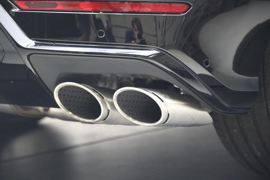 2025 Lamborghini Urus SE - Image 30 of 31