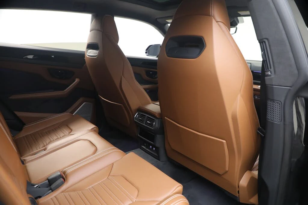 2025 Lamborghini Urus SE - Image 24 of 31