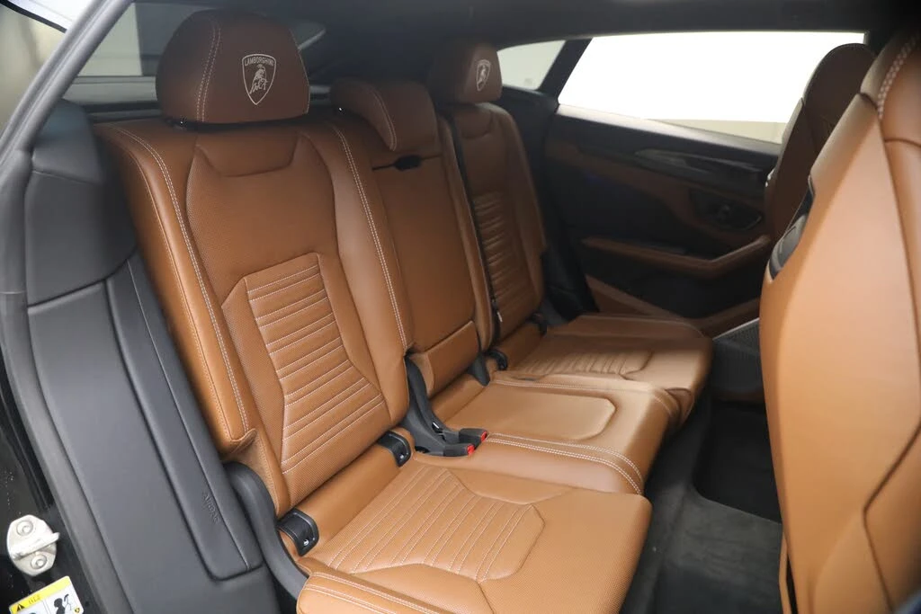 2025 Lamborghini Urus SE - Image 23 of 31