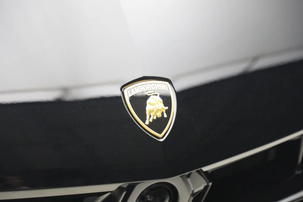 2025 Lamborghini Urus SE - Image 31 of 31