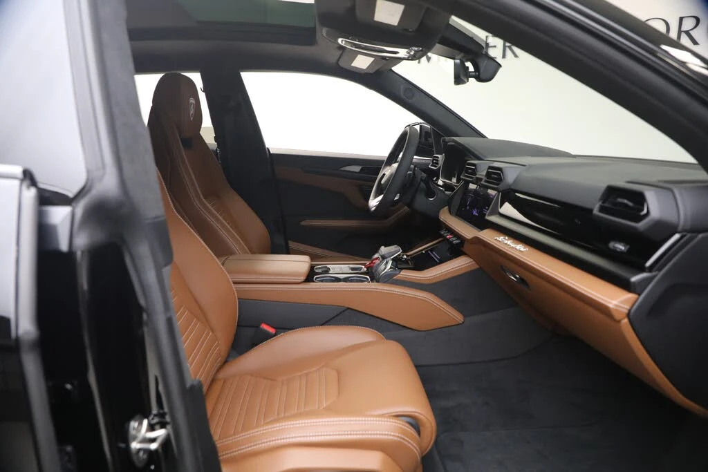 2025 Lamborghini Urus SE - Image 19 of 31