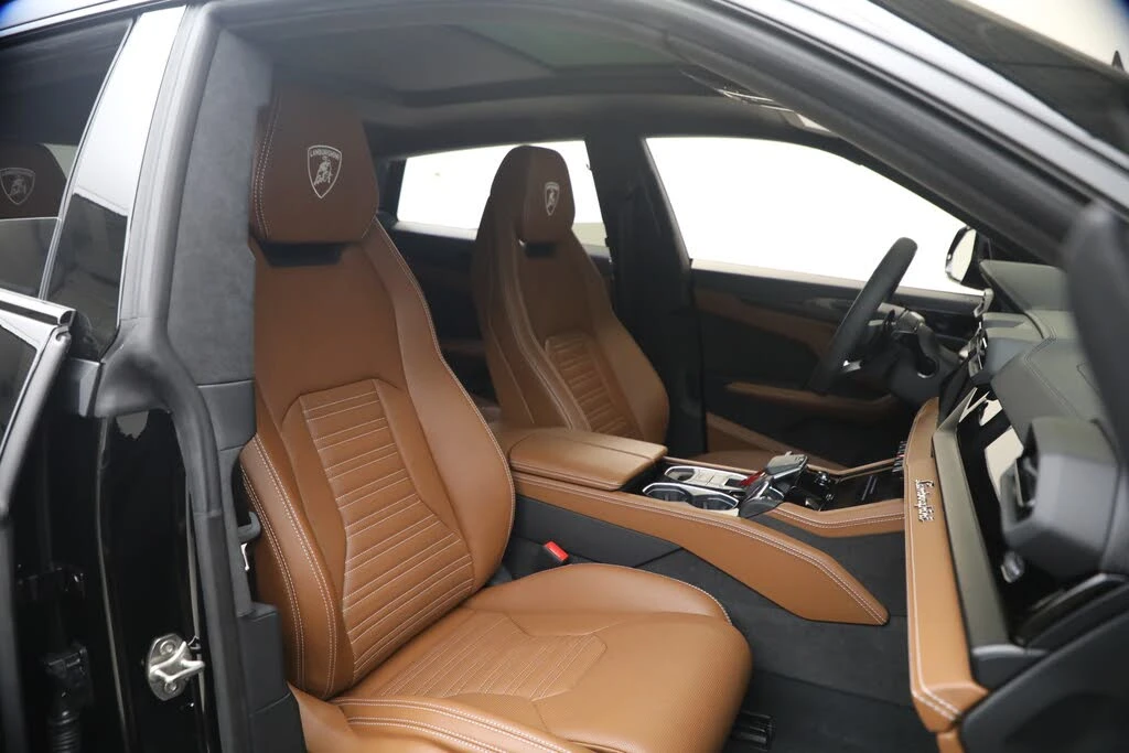 2025 Lamborghini Urus SE - Image 20 of 31