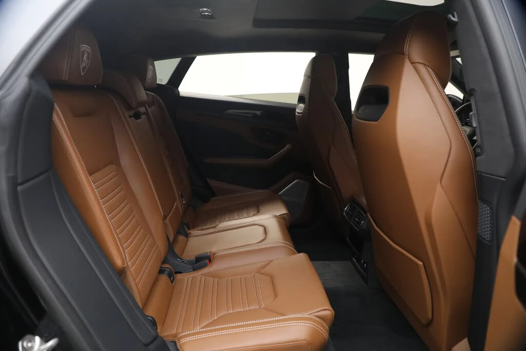 2025 Lamborghini Urus SE - Image 22 of 31