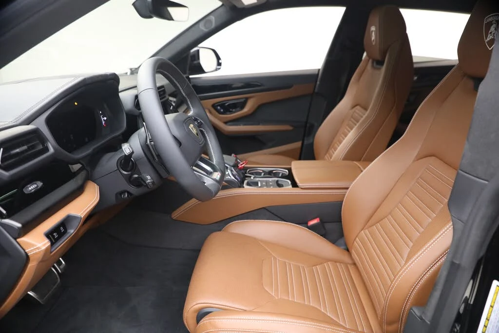 2025 Lamborghini Urus SE - Image 13 of 31