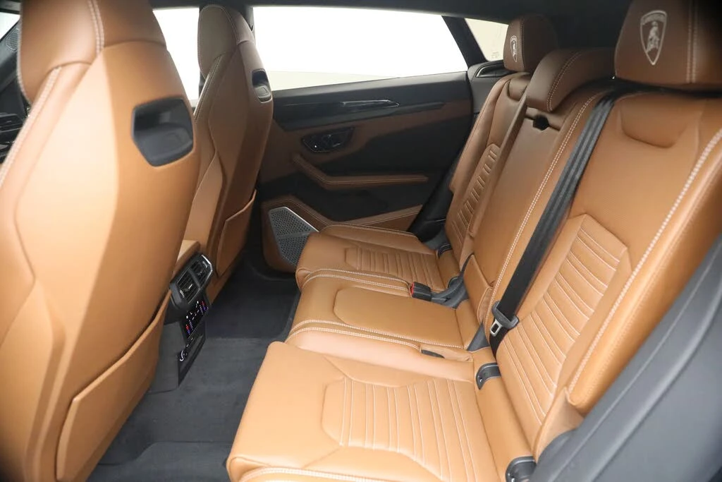 2025 Lamborghini Urus SE - Image 16 of 31