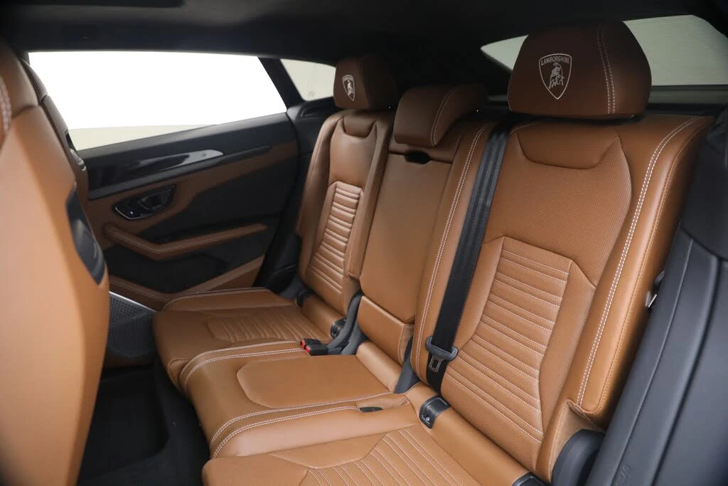 2025 Lamborghini Urus SE - Image 17 of 31