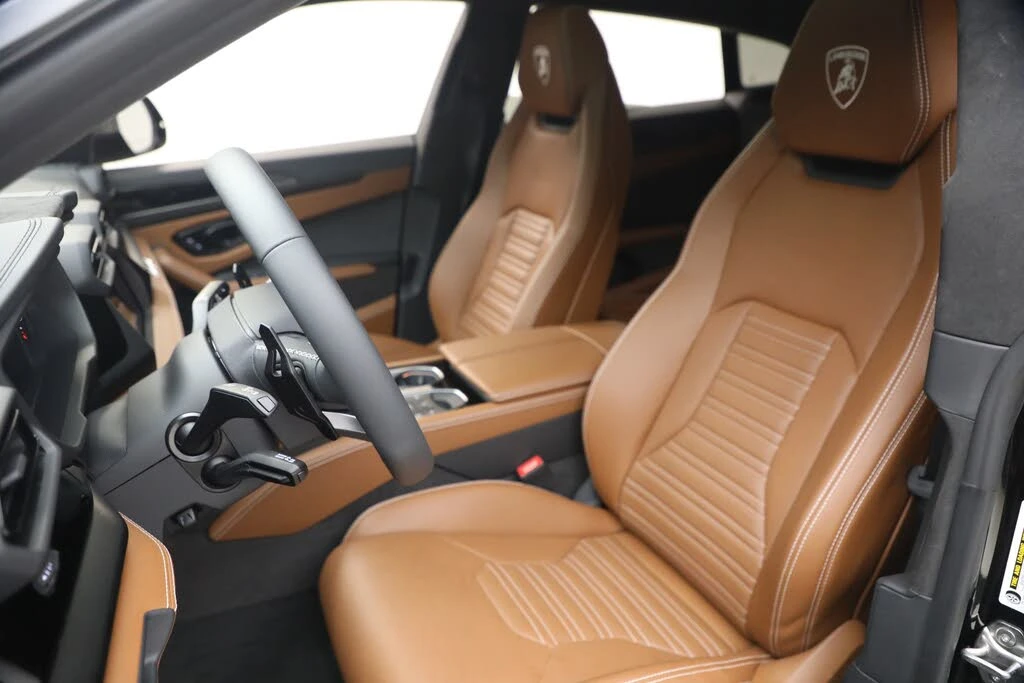 2025 Lamborghini Urus SE - Image 14 of 31