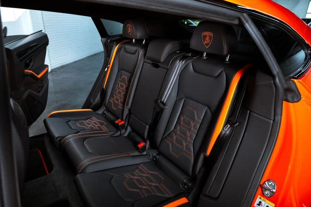 2025 Lamborghini Urus SE - Image 24 of 31