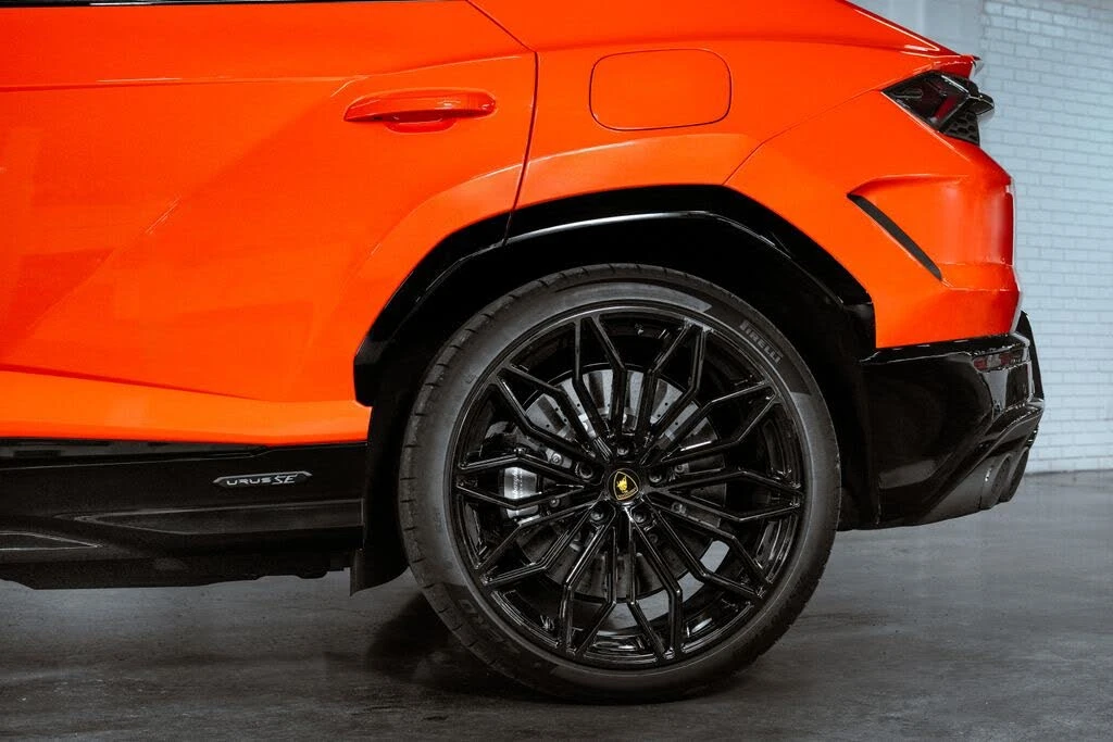 2025 Lamborghini Urus SE - Image 8 of 31
