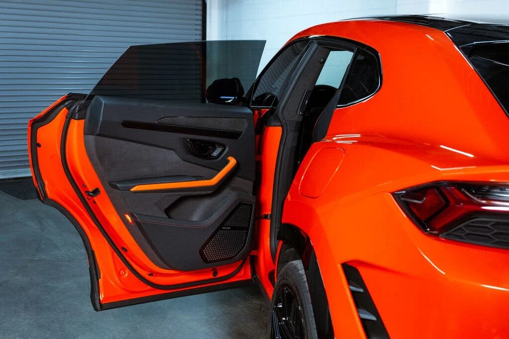 2025 Lamborghini Urus SE - Image 11 of 31