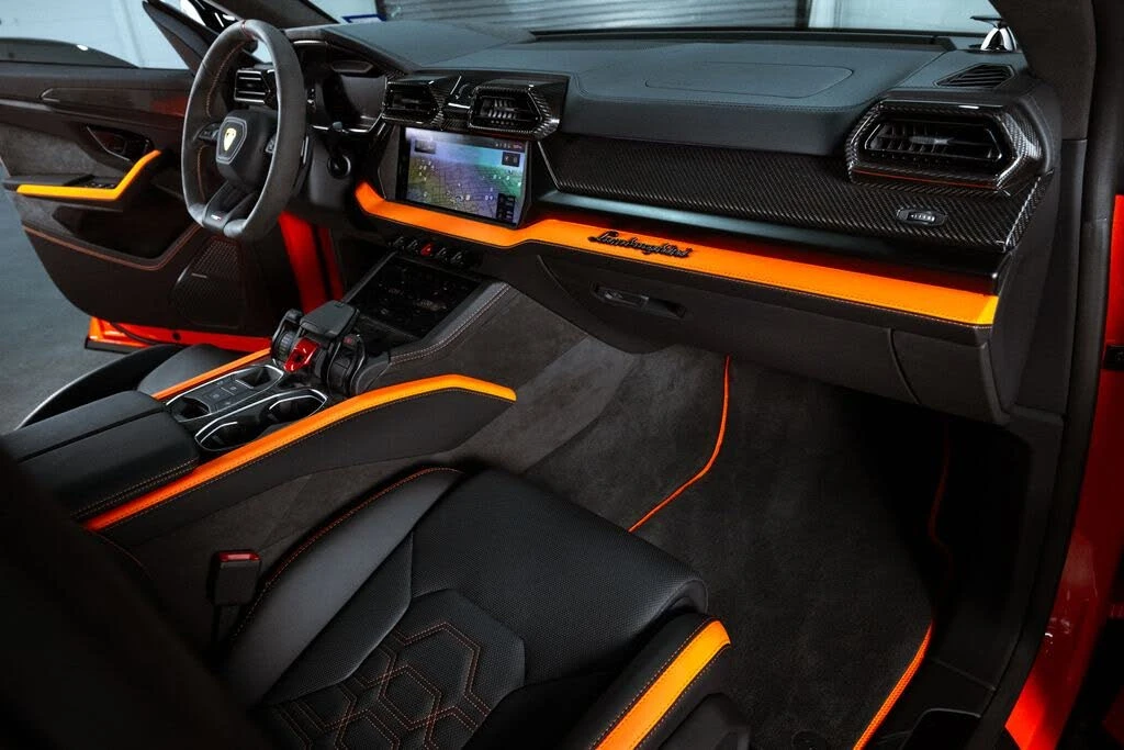 2025 Lamborghini Urus SE - Image 19 of 31